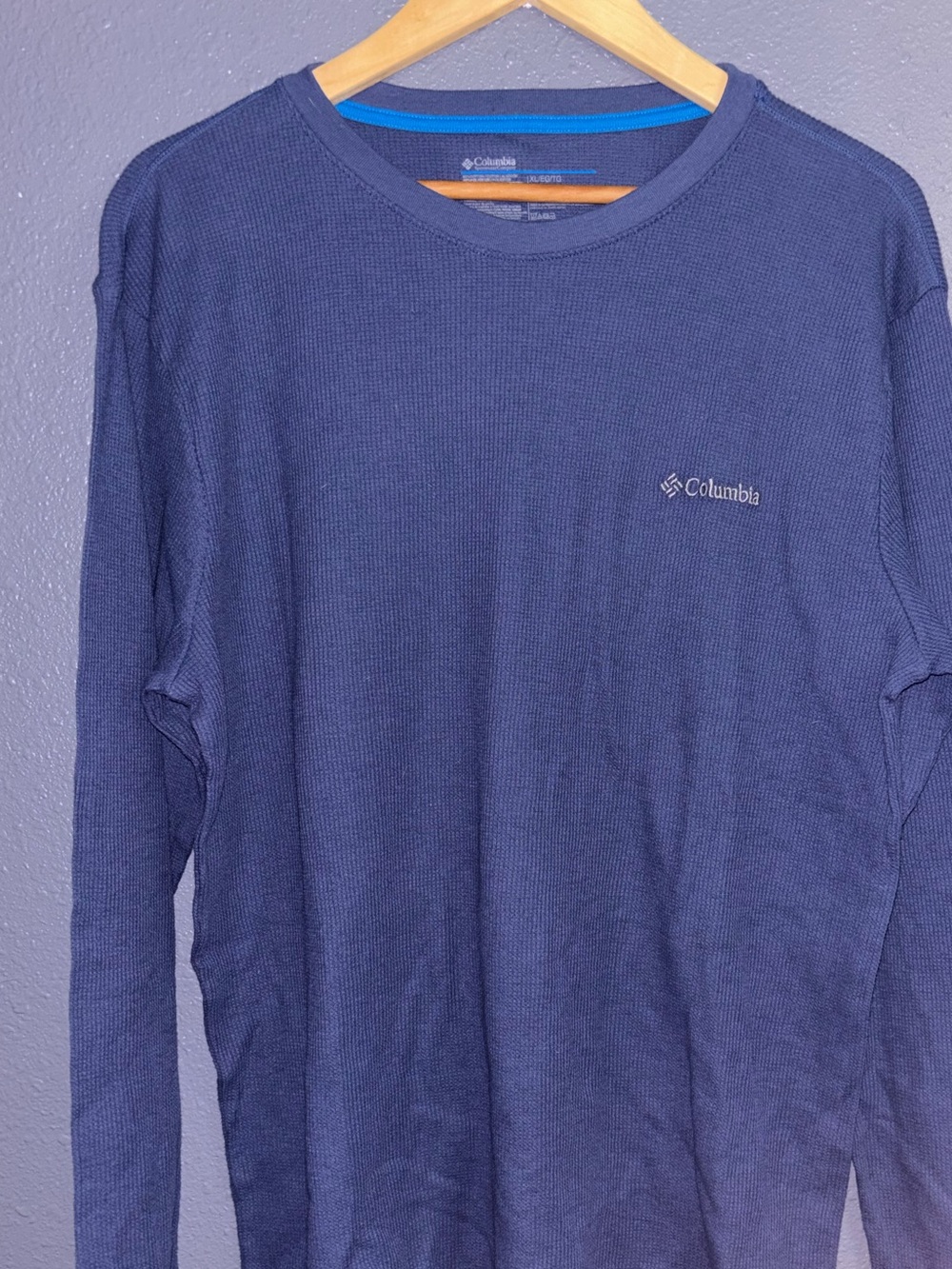 Columbia Men's Long-Sleeve Navy Crewneck Thermal Shirt